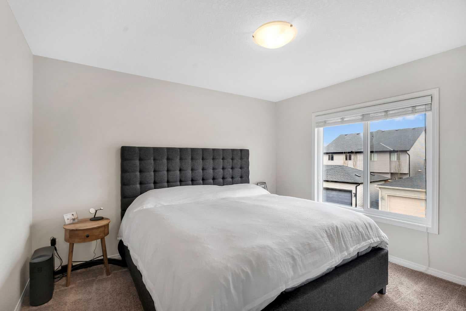 92 Legacy Glen Street SE