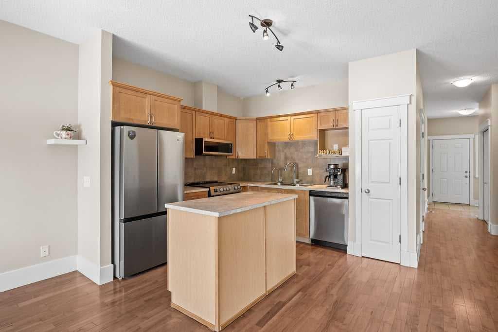 24, 9000 Wentworth Avenue SW
