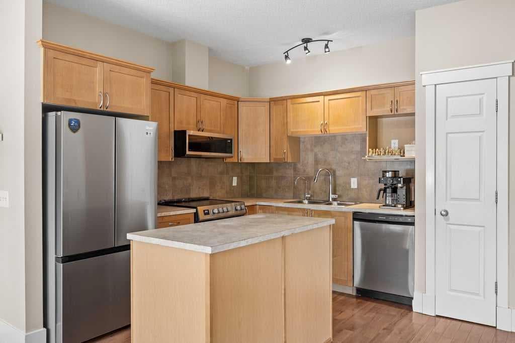 24, 9000 Wentworth Avenue SW