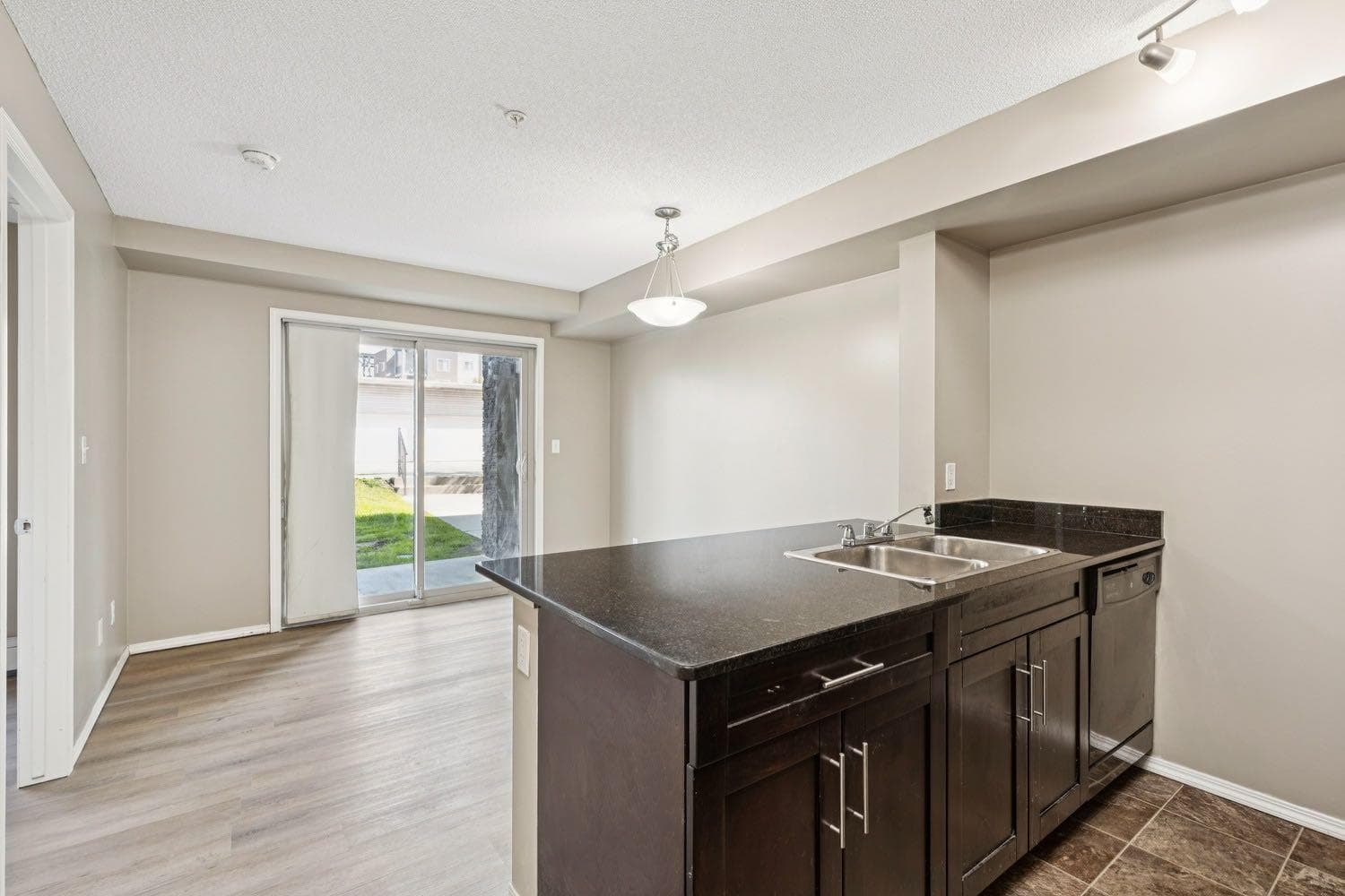 2117, 403 Mackenzie Way SW