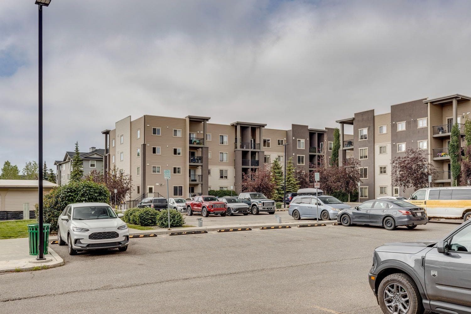 2117, 403 Mackenzie Way SW