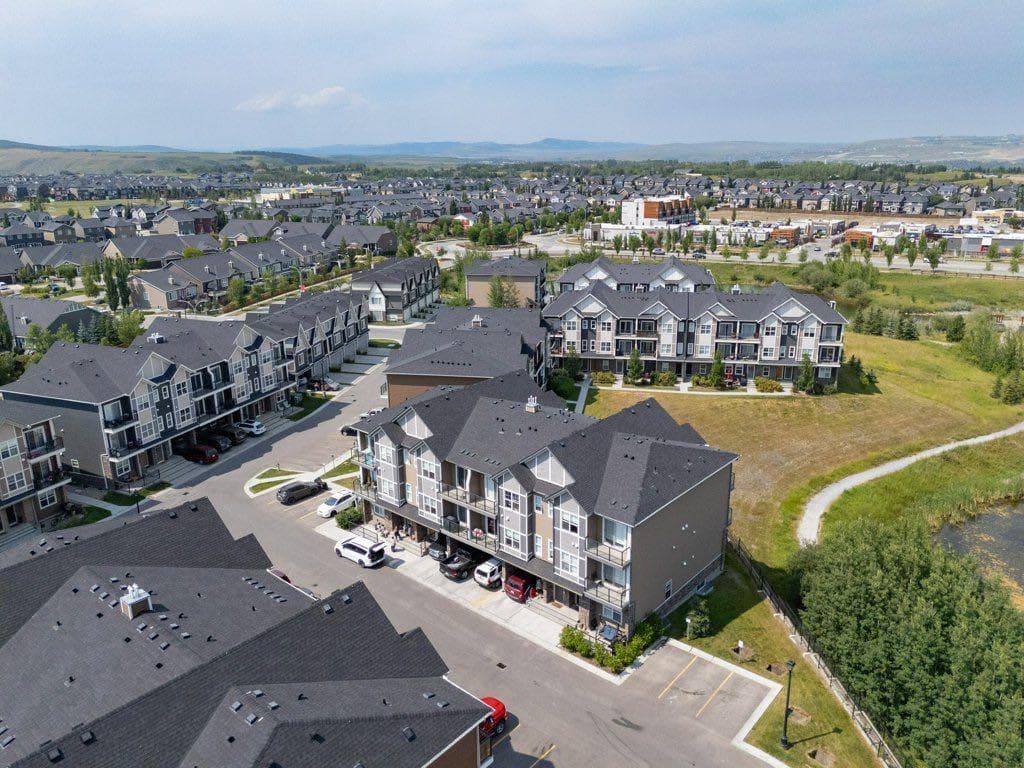 709, 250 Fireside View 