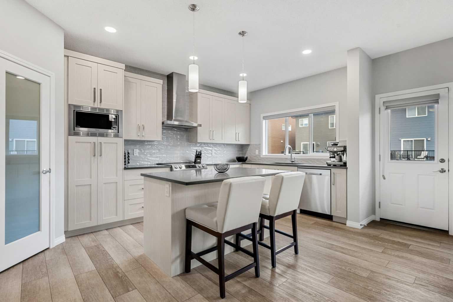 1020 Chinook Gate Heath SW