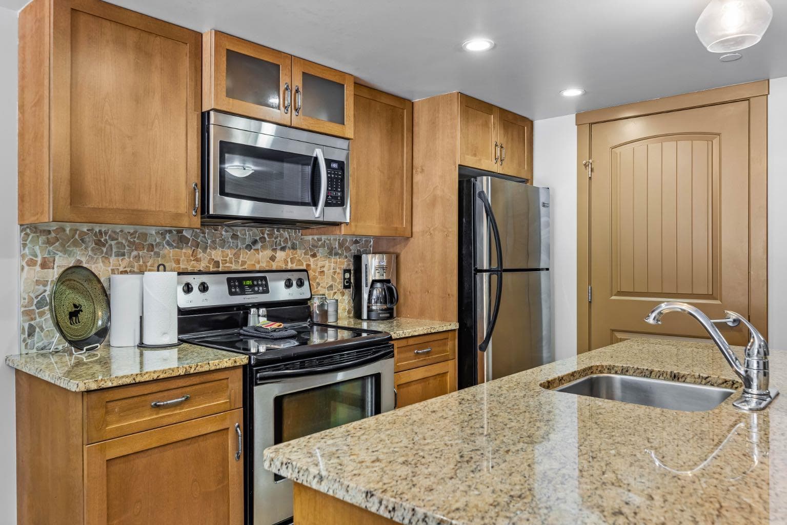 3106, 250 2nd Avenue  