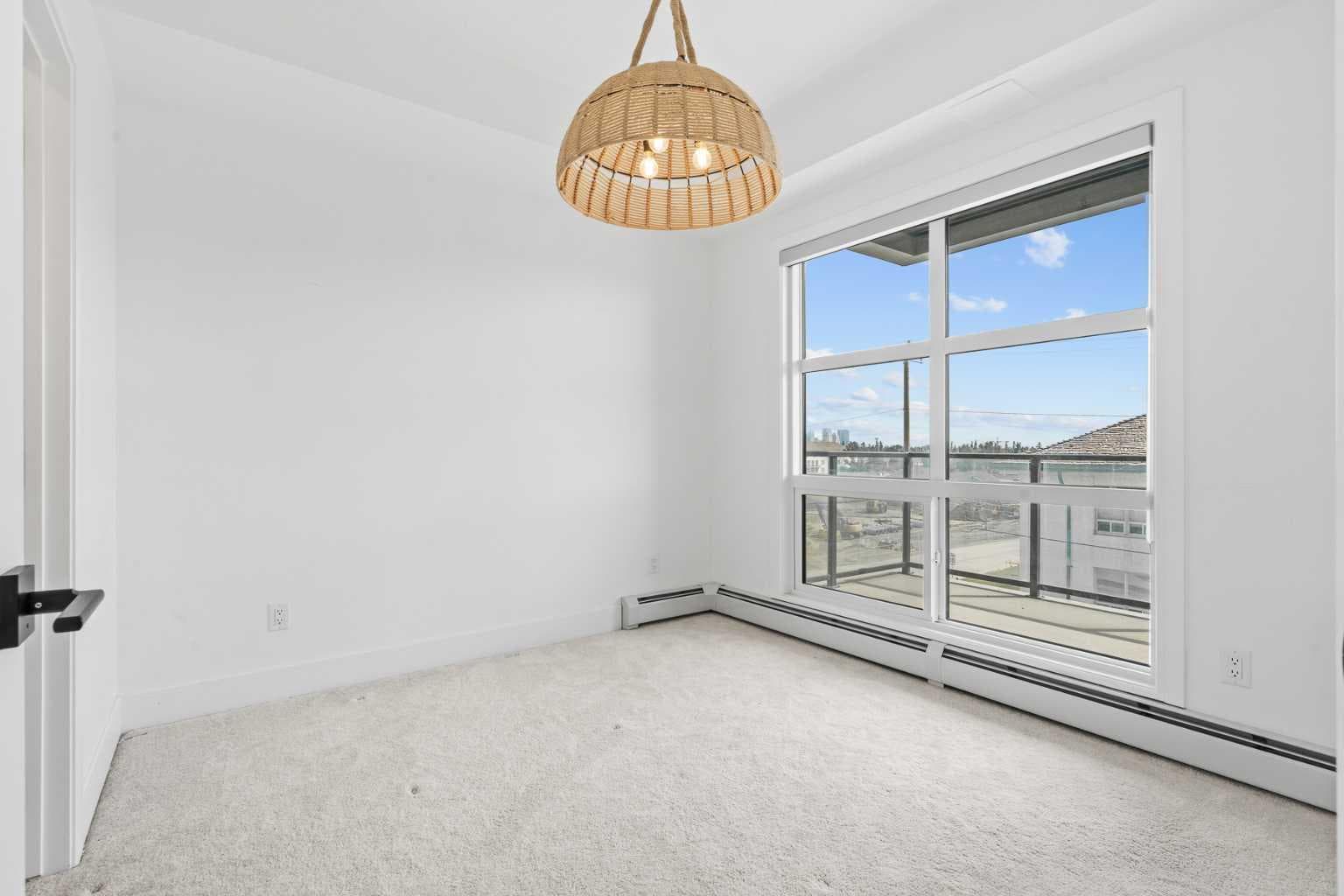 311, 370 Dieppe Drive SW