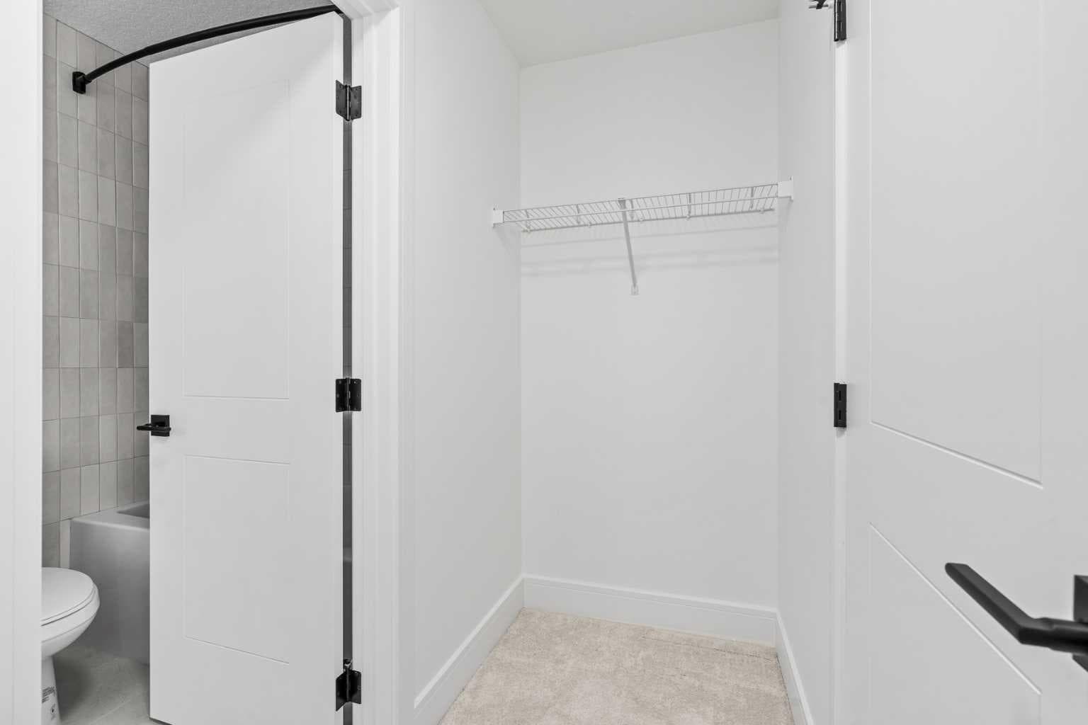 311, 370 Dieppe Drive SW