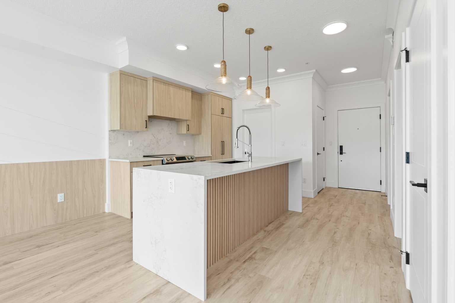 311, 370 Dieppe Drive SW