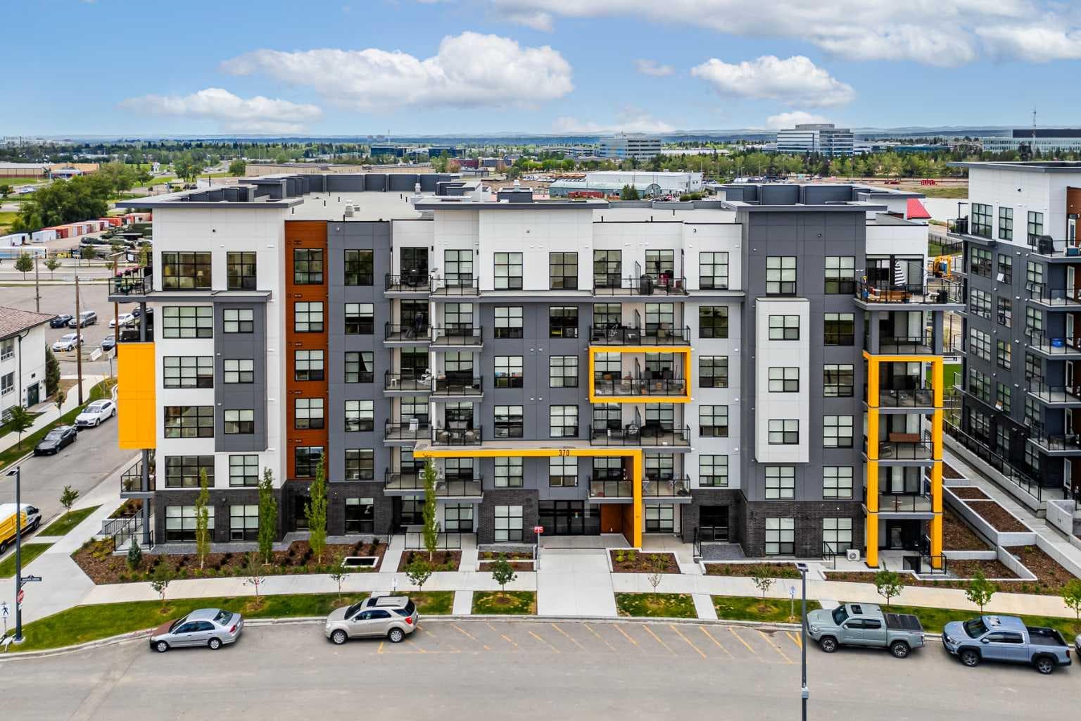 311, 370 Dieppe Drive SW