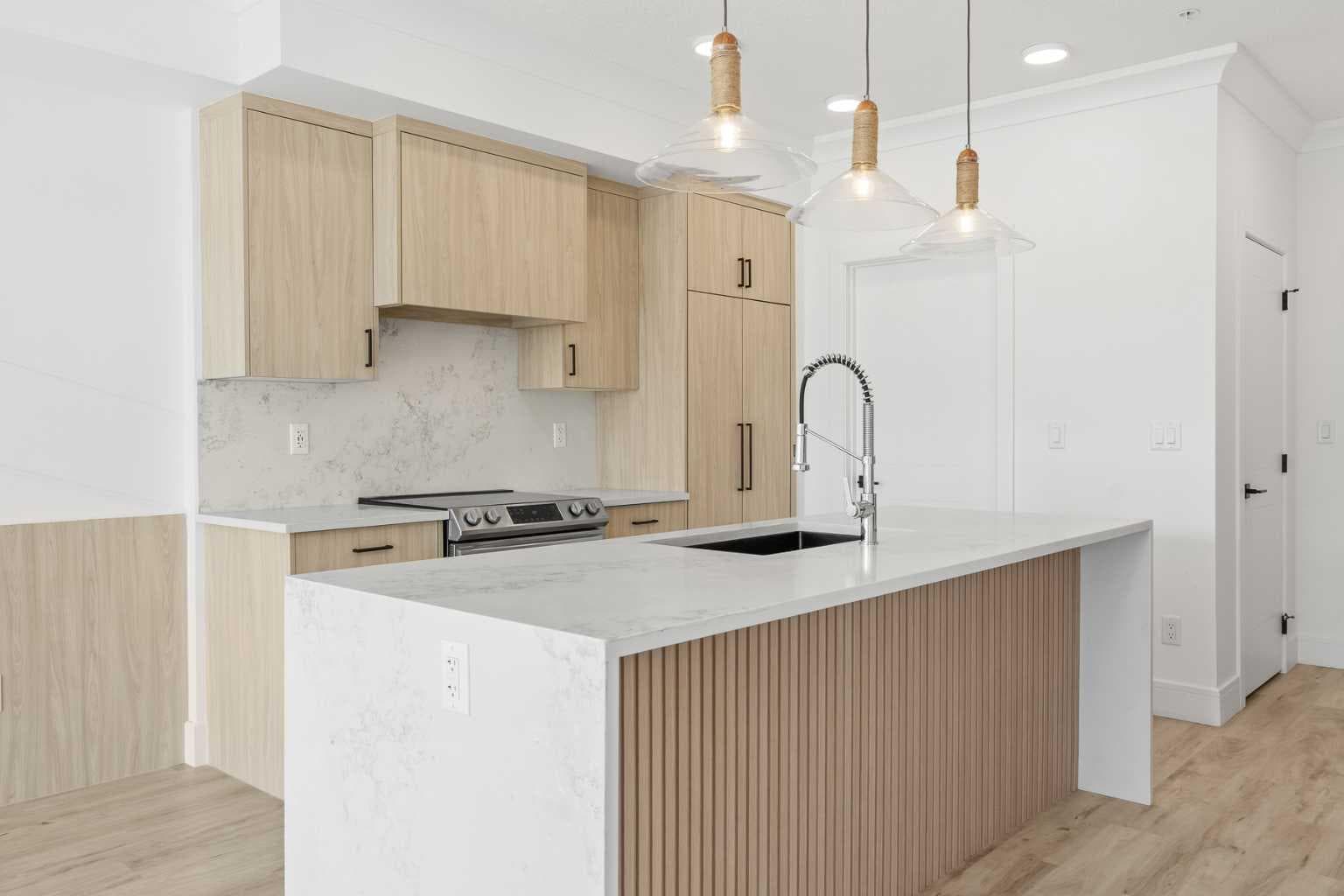 311, 370 Dieppe Drive SW