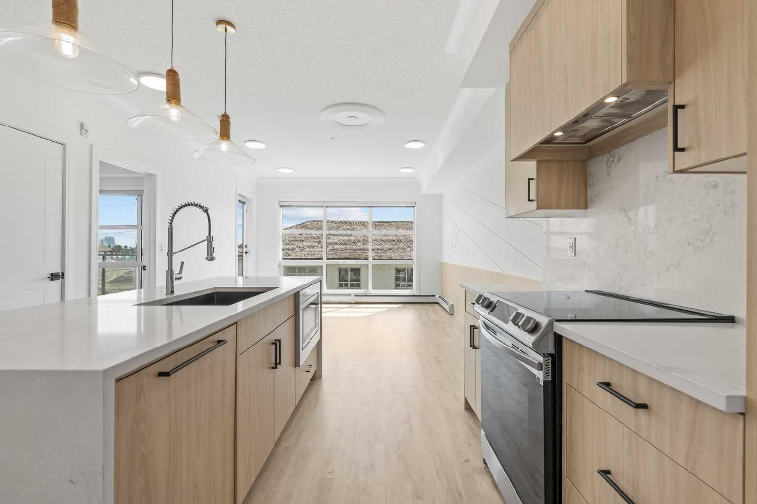 311, 370 Dieppe Drive SW