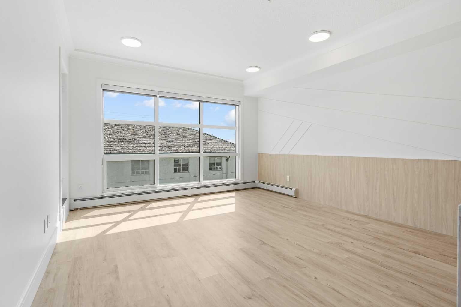 311, 370 Dieppe Drive SW