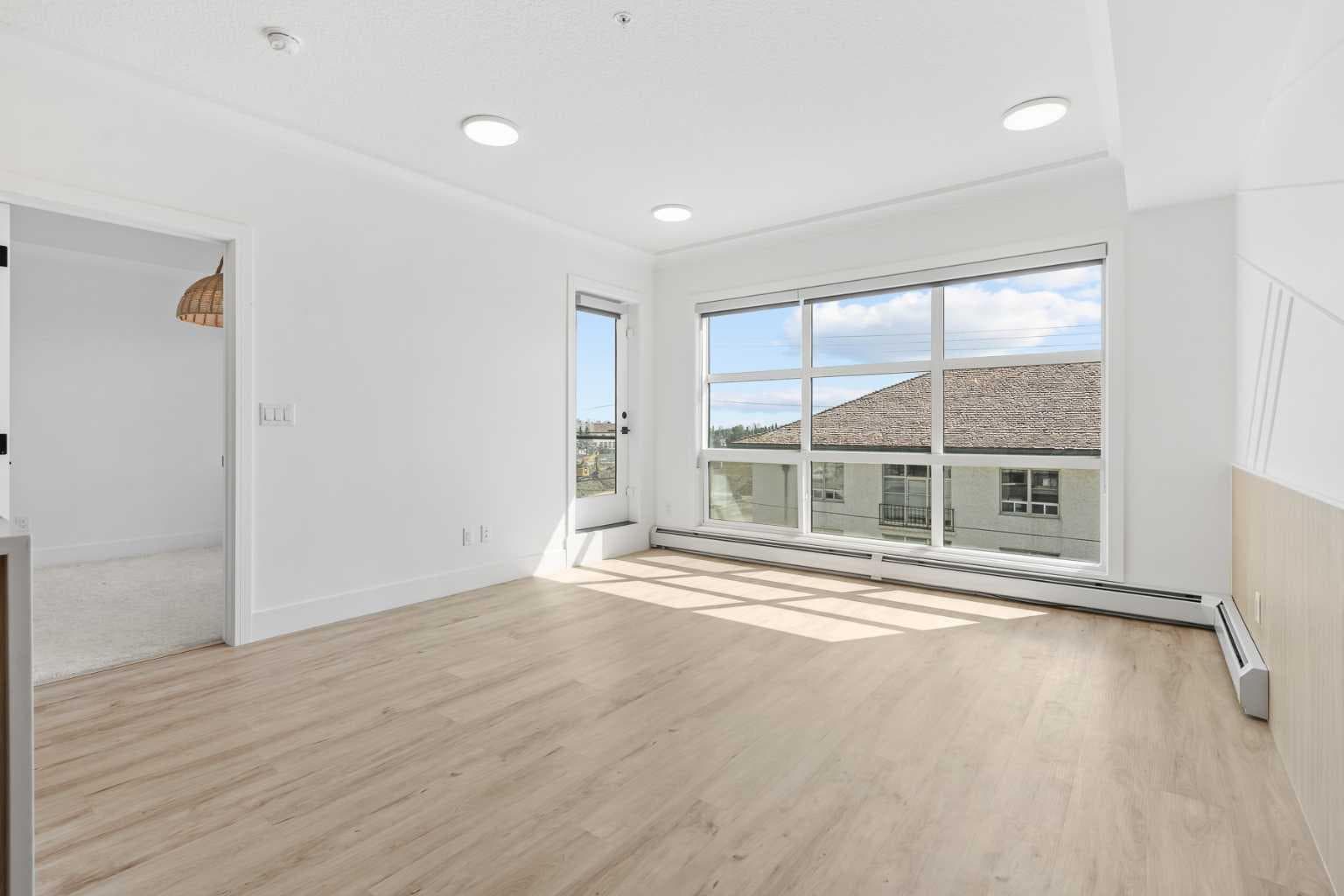 311, 370 Dieppe Drive SW