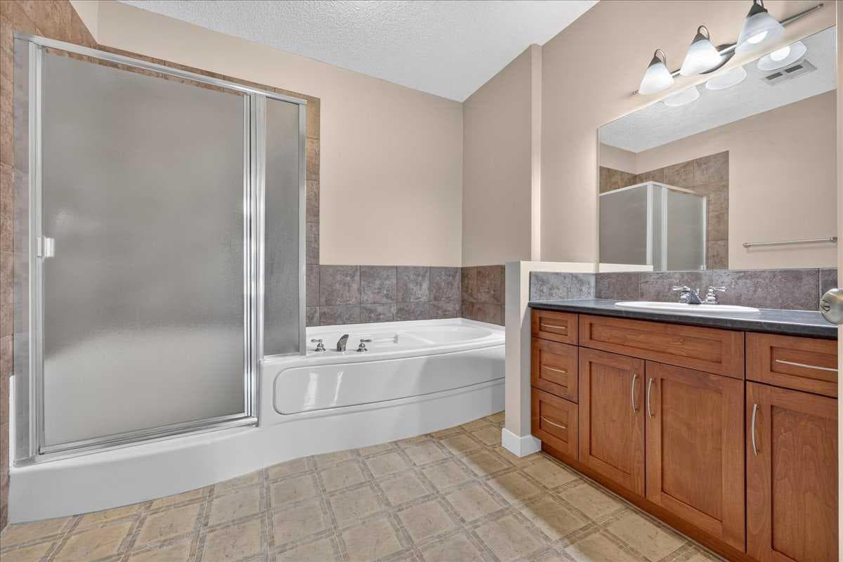 537, 10 Discovery Ridge Close SW