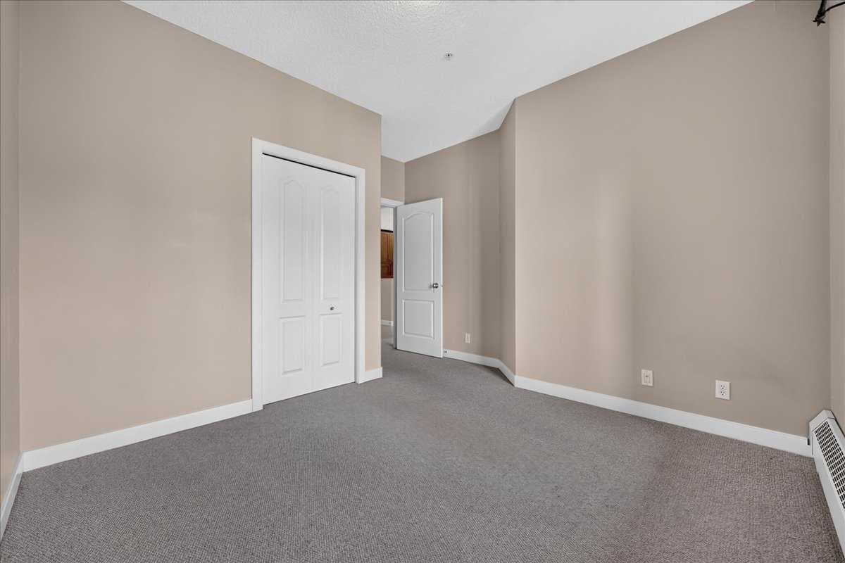 537, 10 Discovery Ridge Close SW