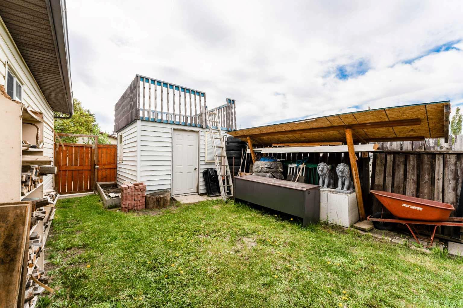 115 Maunsell Close NE