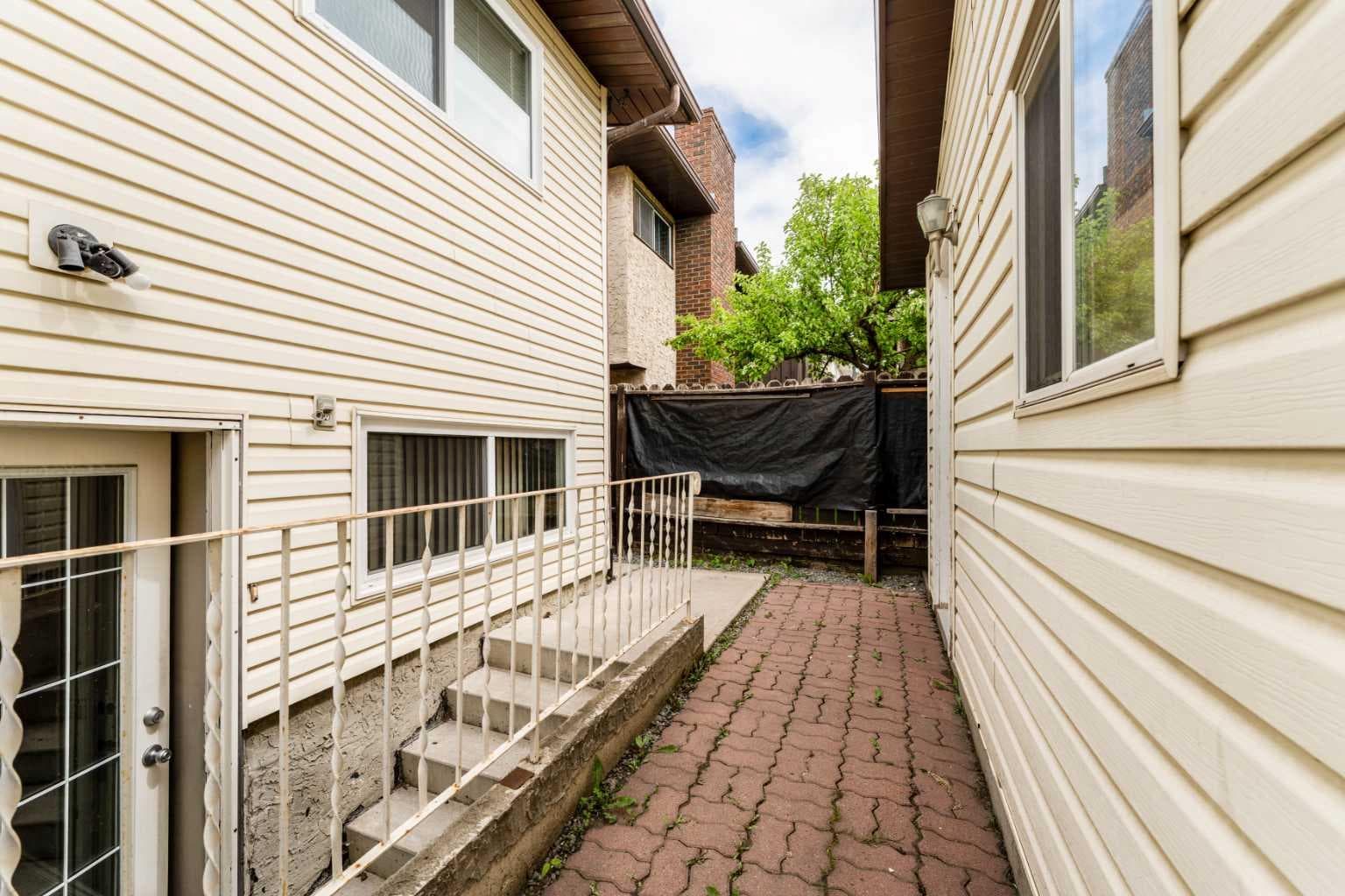115 Maunsell Close NE
