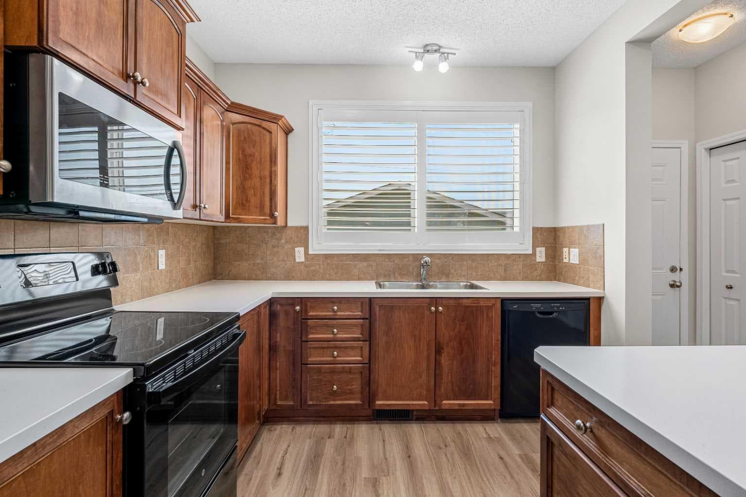 51 Covehaven Mews NE