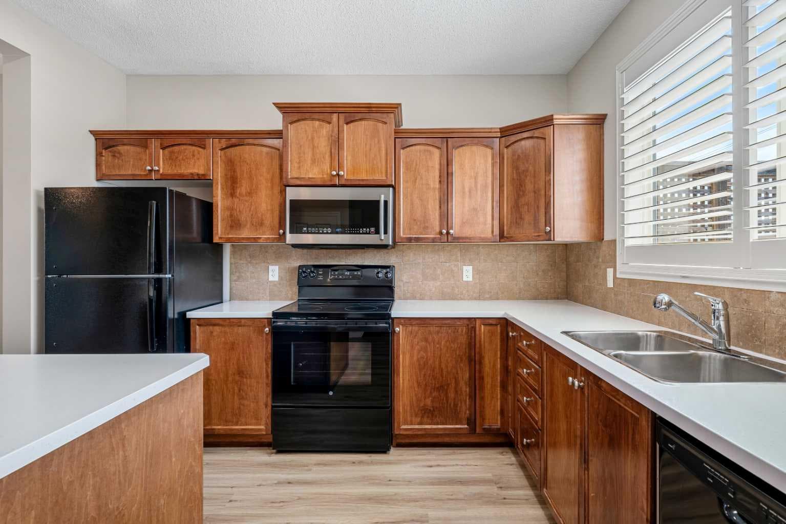 51 Covehaven Mews NE