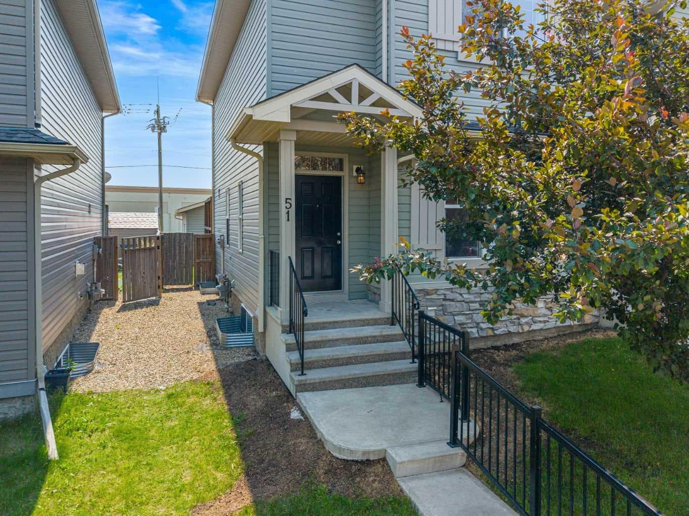51 Covehaven Mews NE