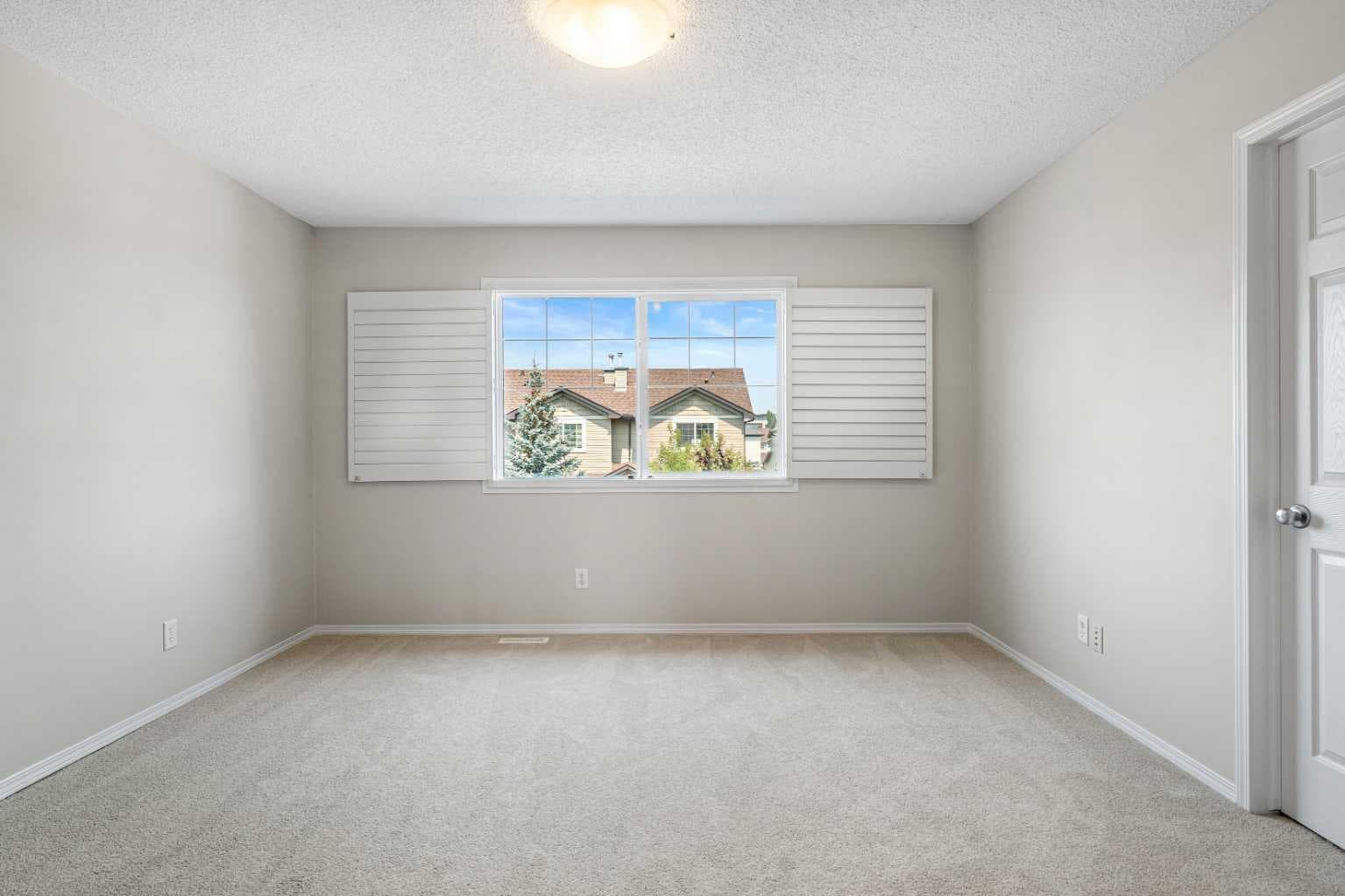 51 Covehaven Mews NE