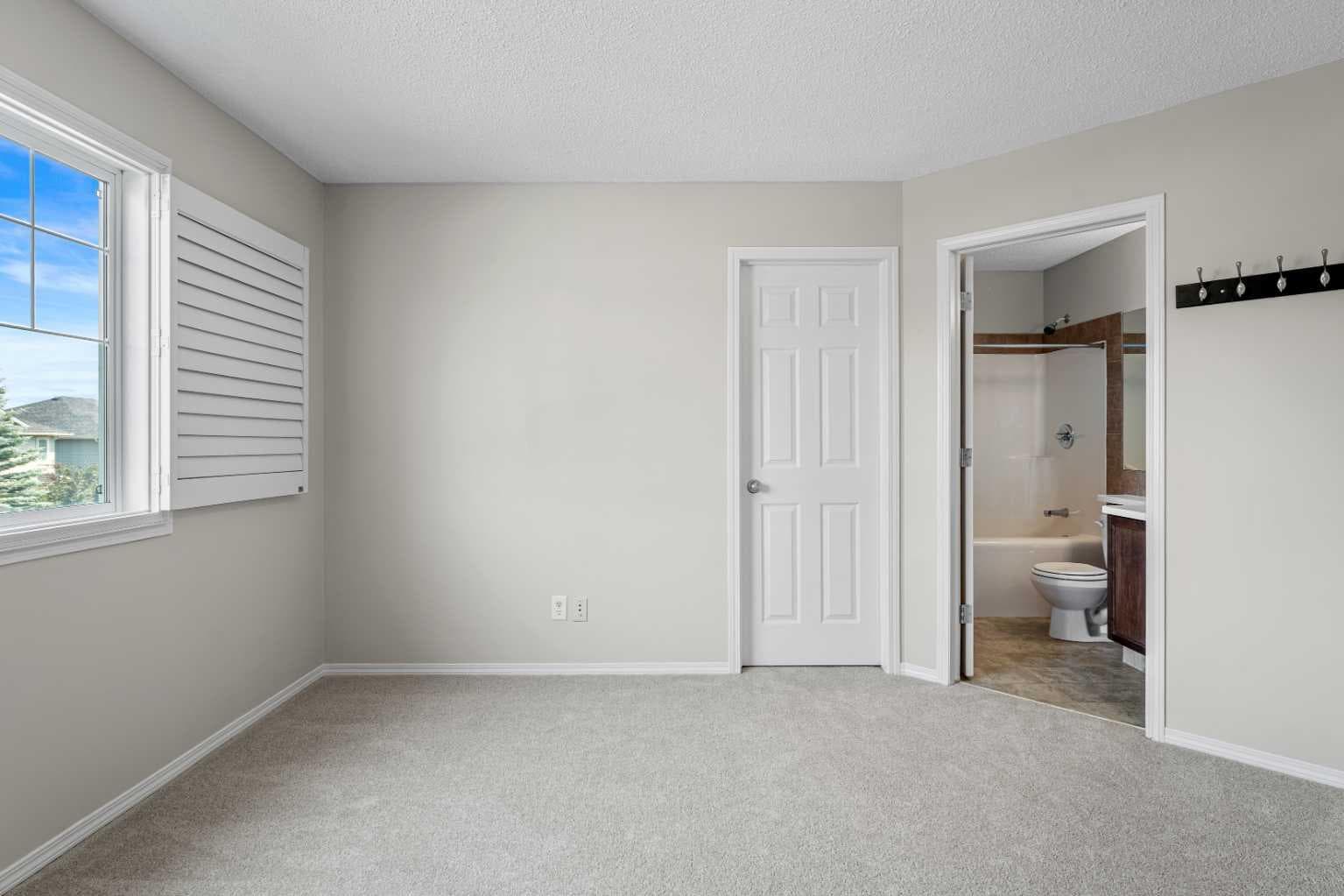 51 Covehaven Mews NE