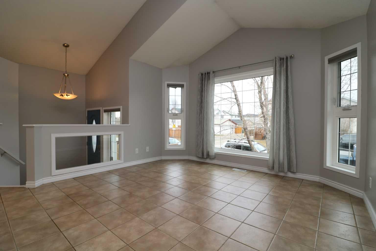 52 Mt Aberdeen Circle SE