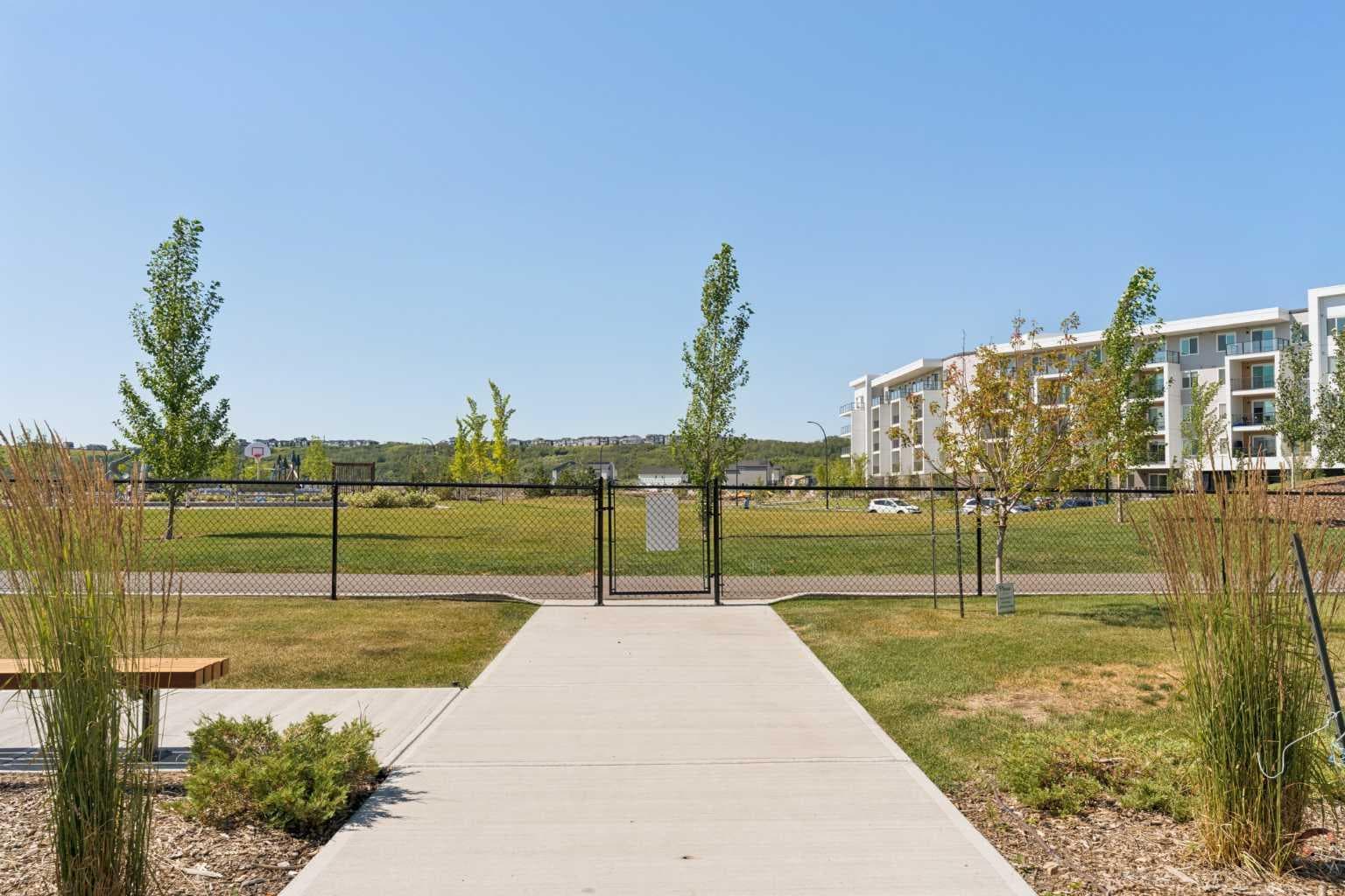 218, 55 Wolf Hollow Crescent SE