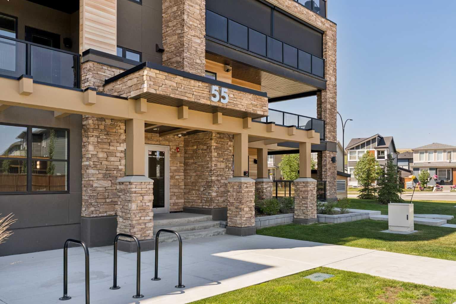 218, 55 Wolf Hollow Crescent SE