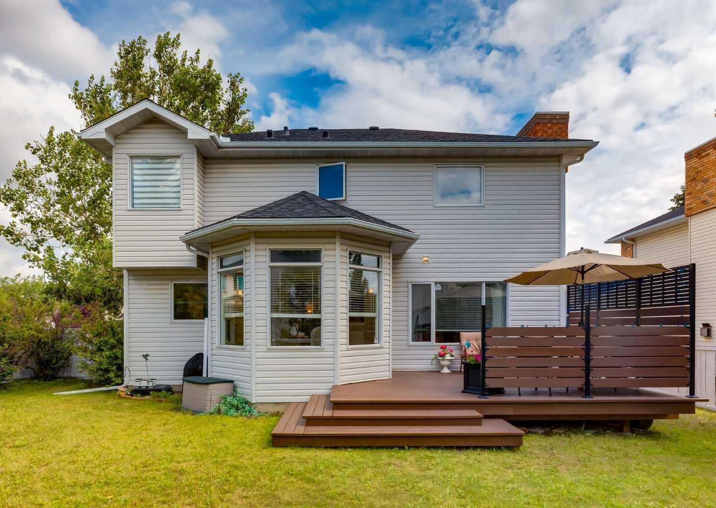 63 Arbour Lake Drive NW