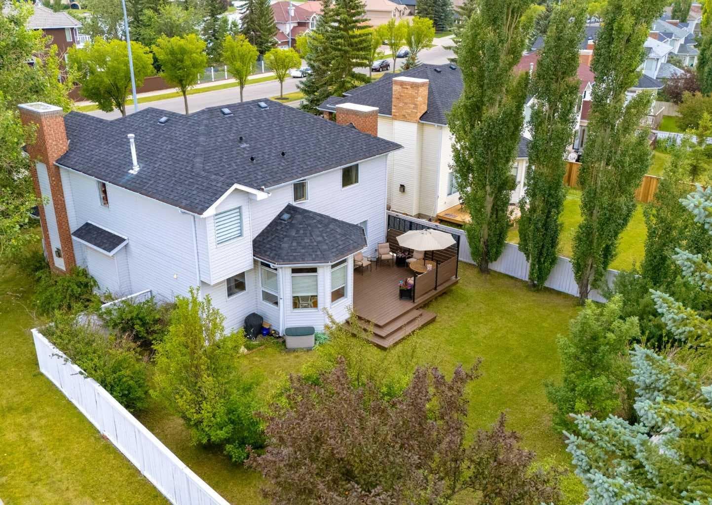 63 Arbour Lake Drive NW