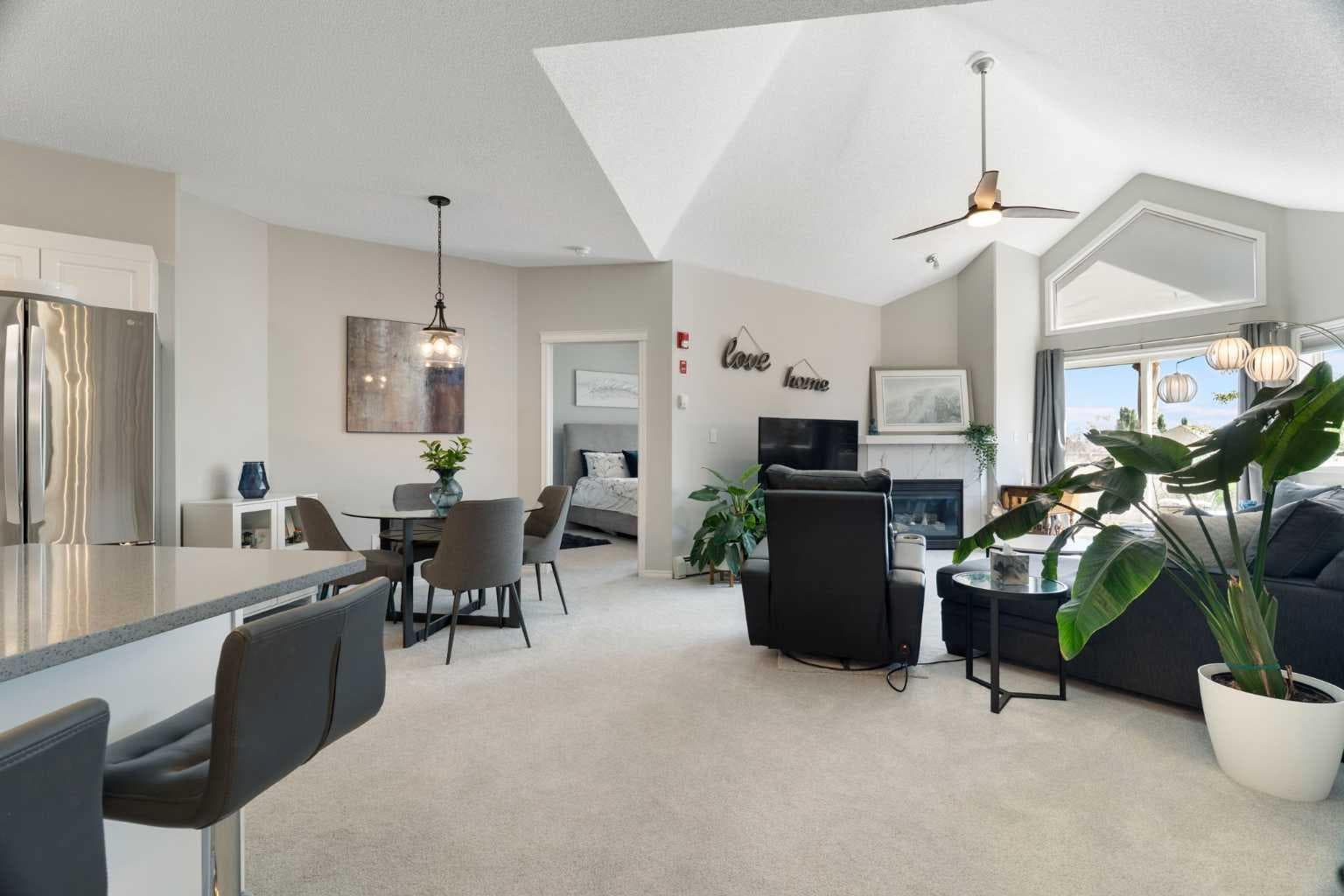 1301, 7451 Springbank Boulevard SW