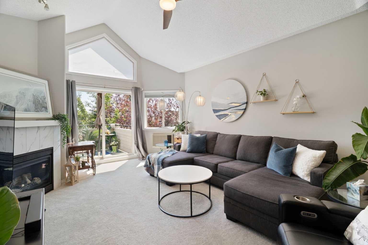 1301, 7451 Springbank Boulevard SW