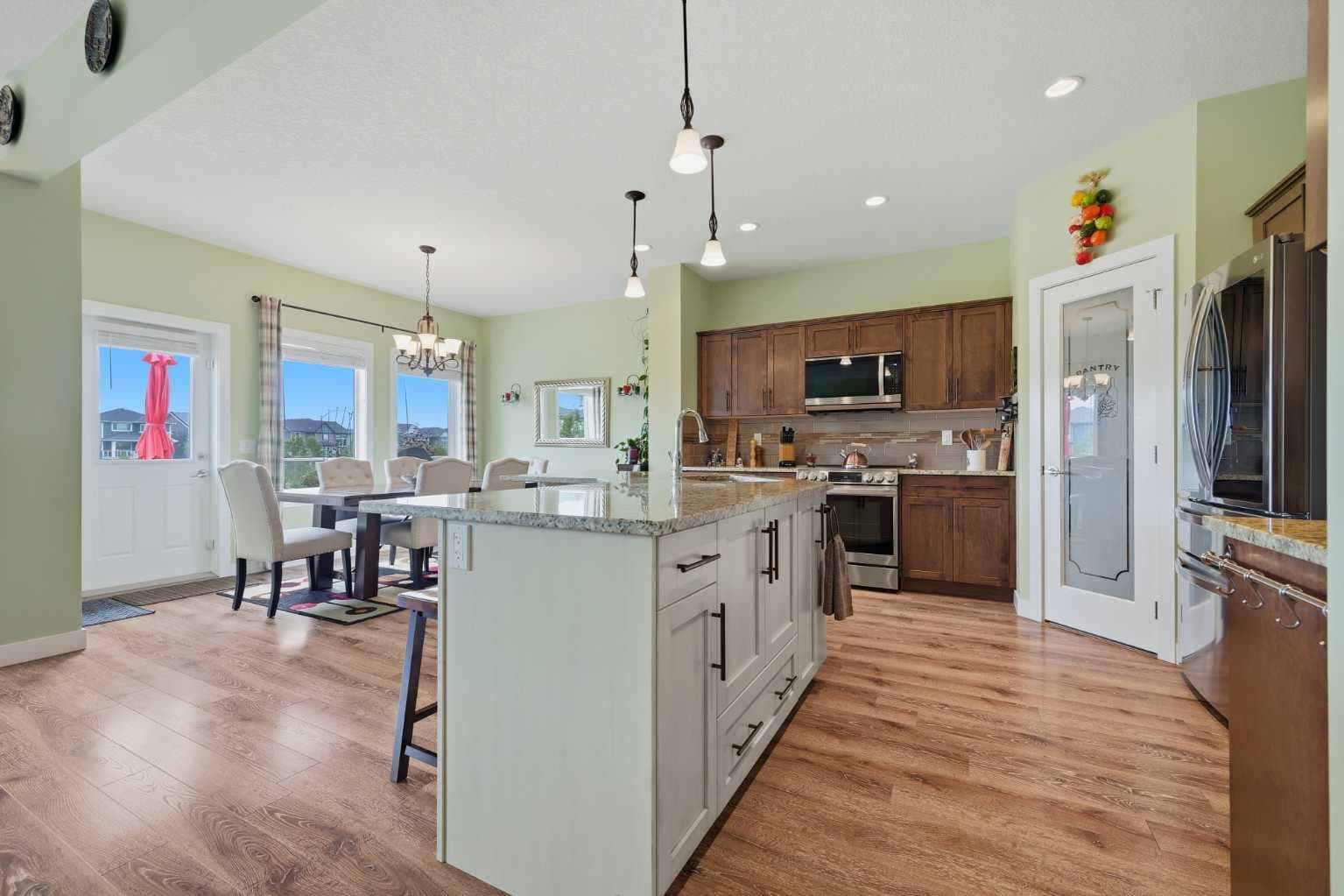 224 Kingston Way SE