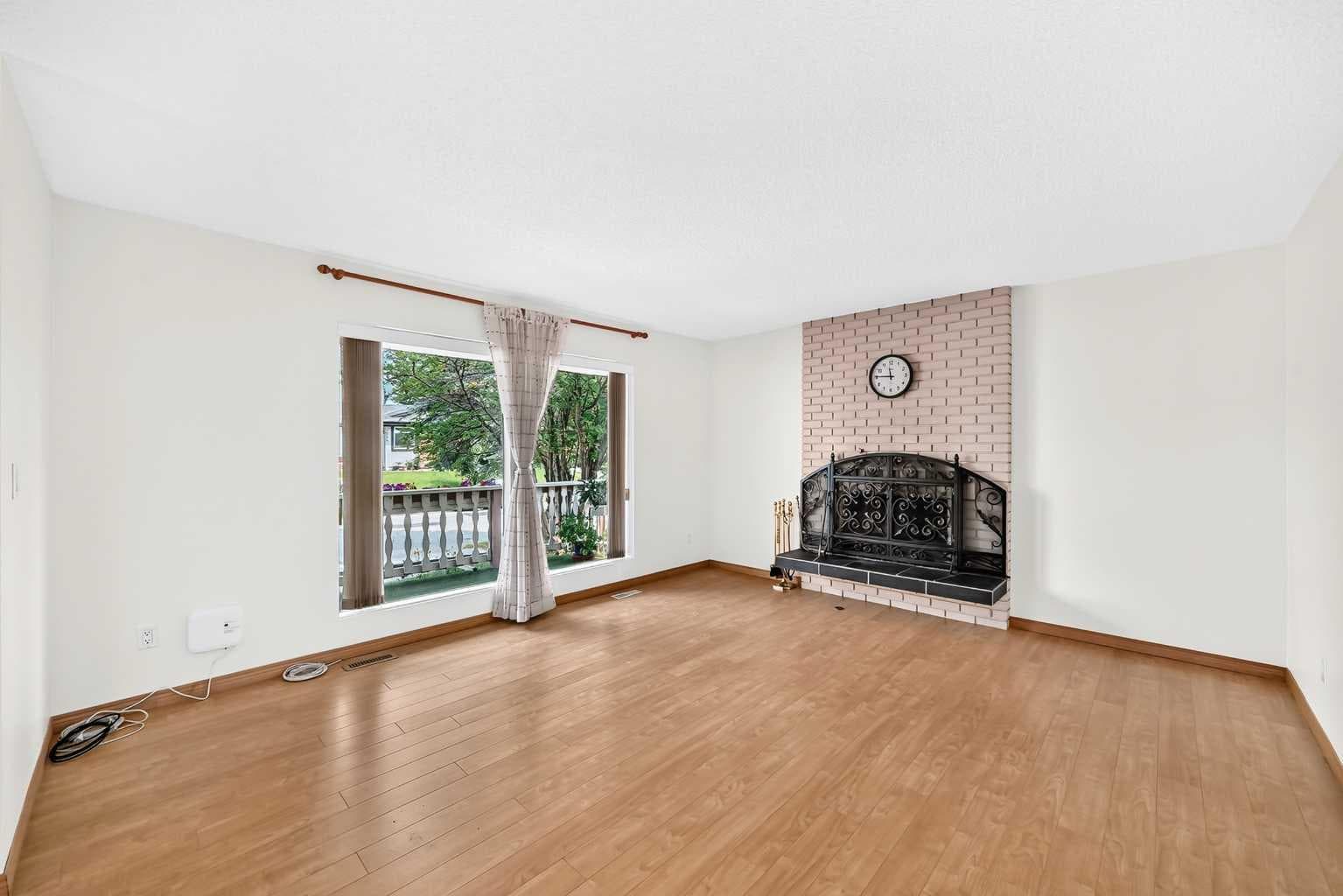 351 Cedarpark Drive SW