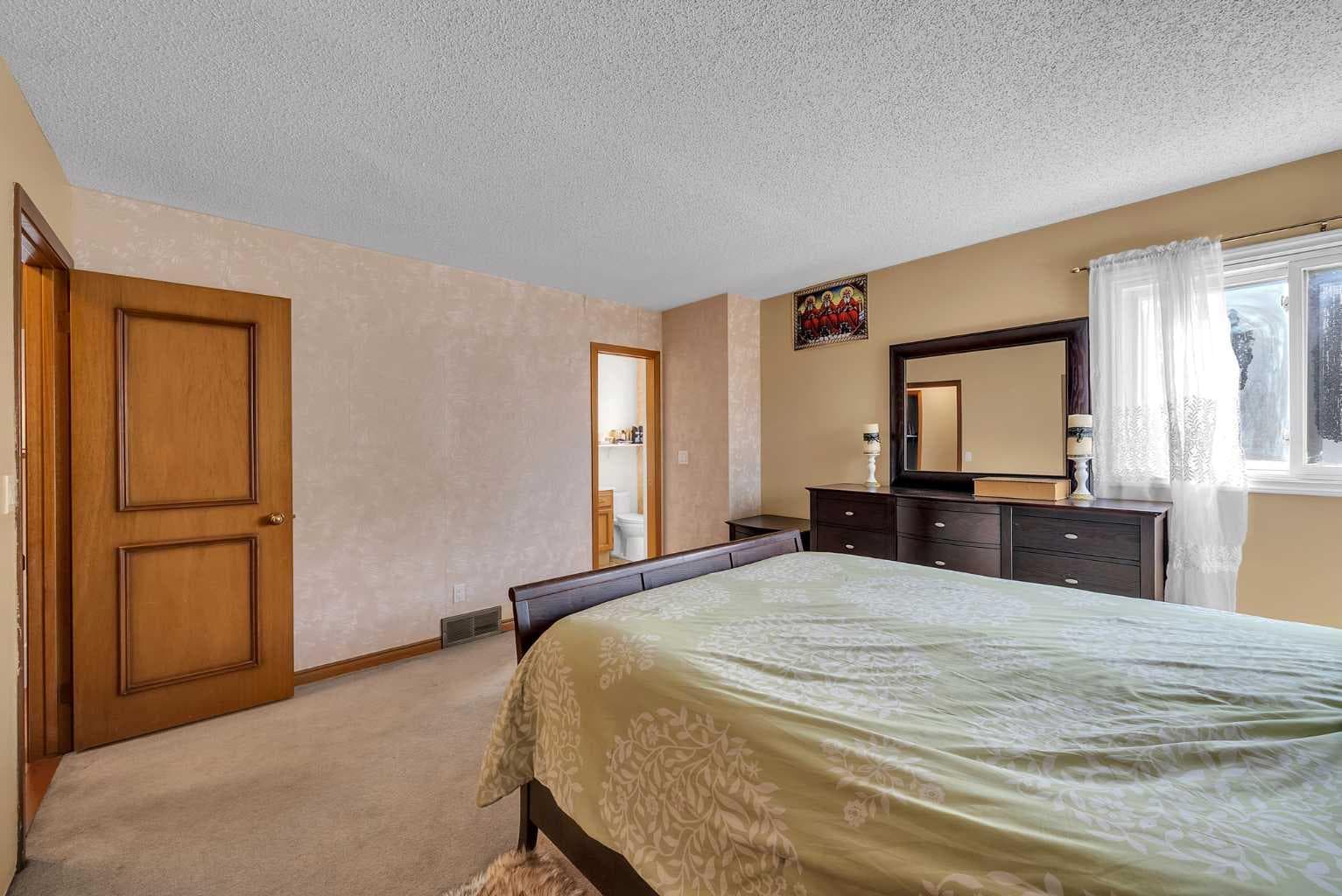 28 Macewan Meadow Link NW