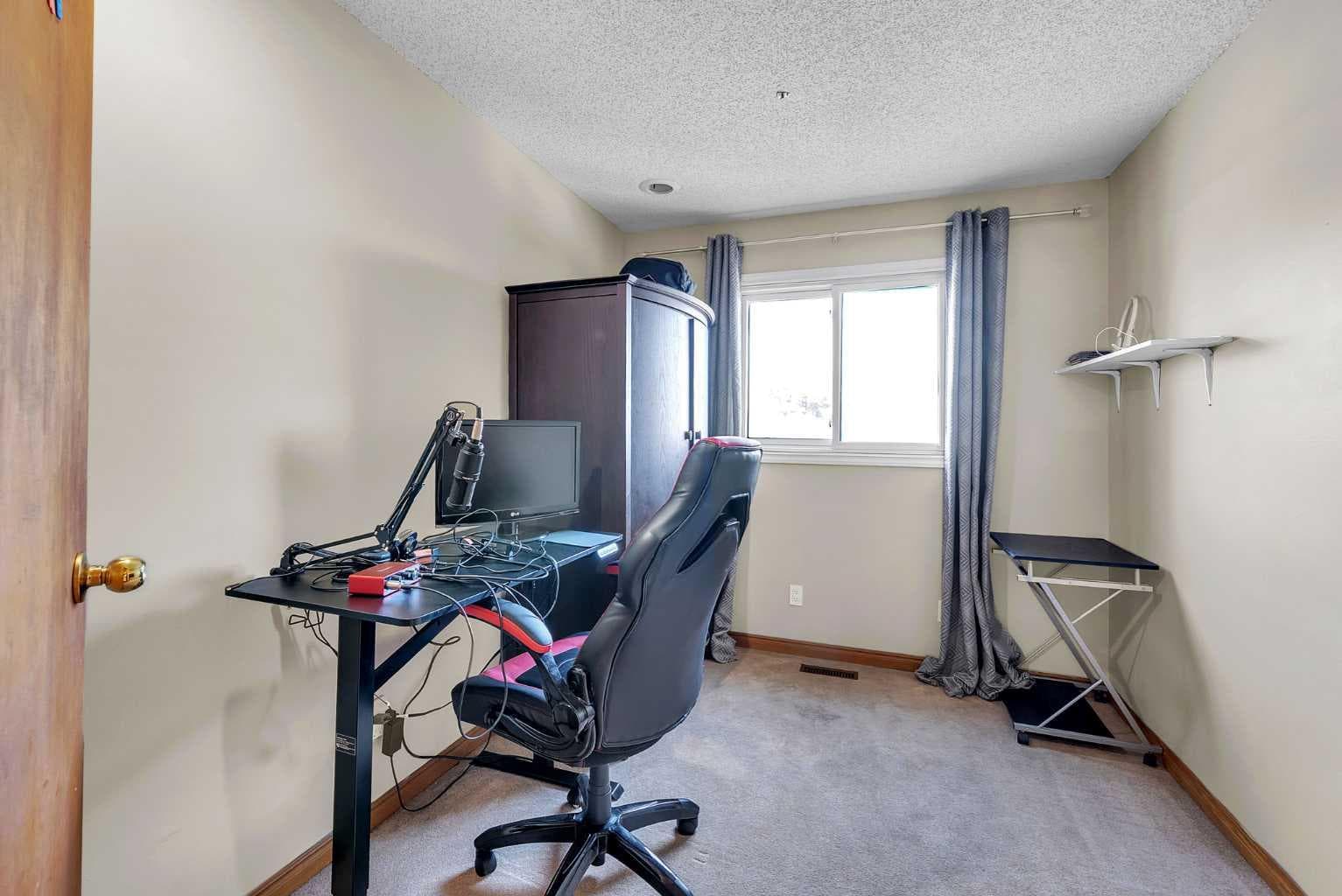 28 Macewan Meadow Link NW