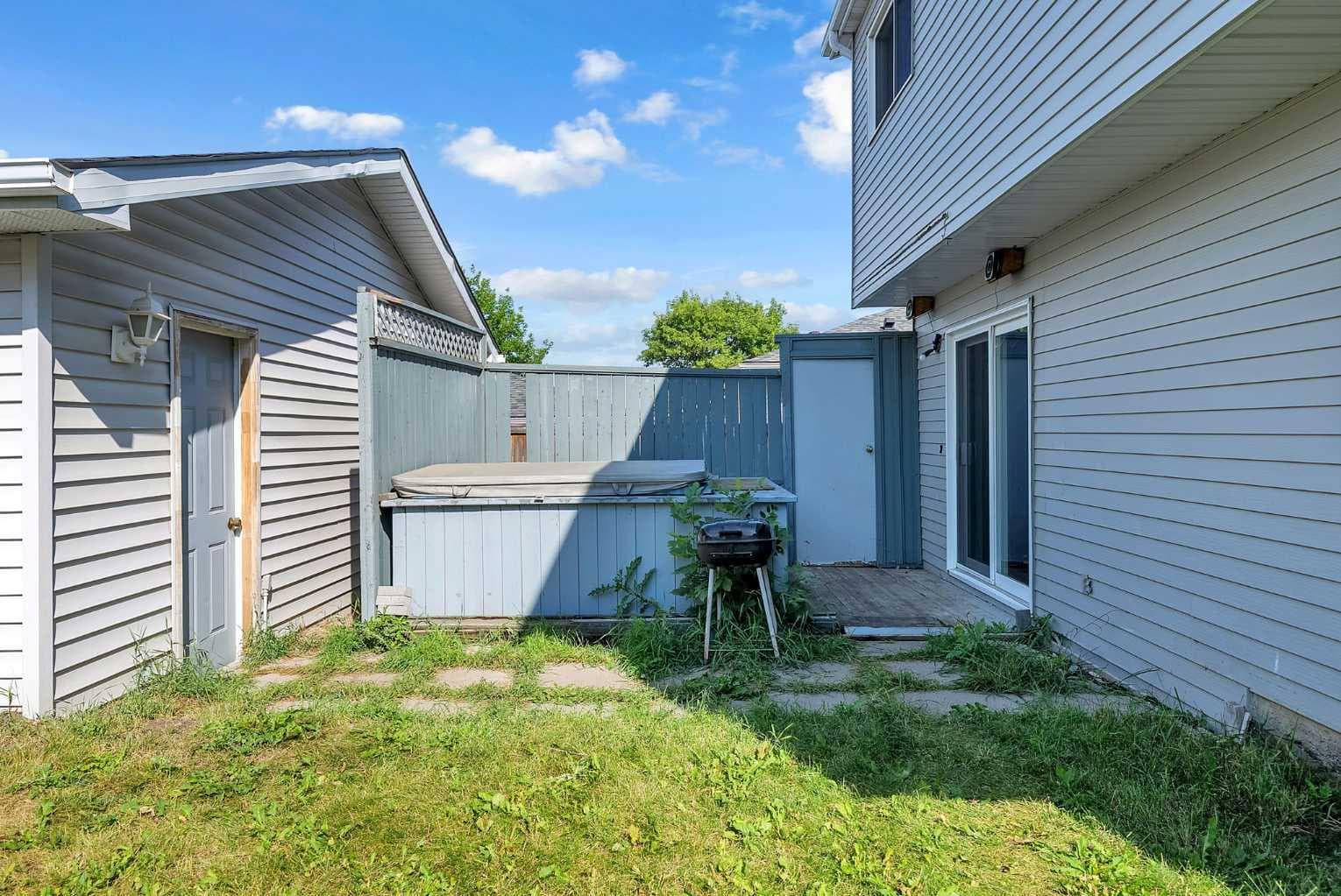 28 Macewan Meadow Link NW