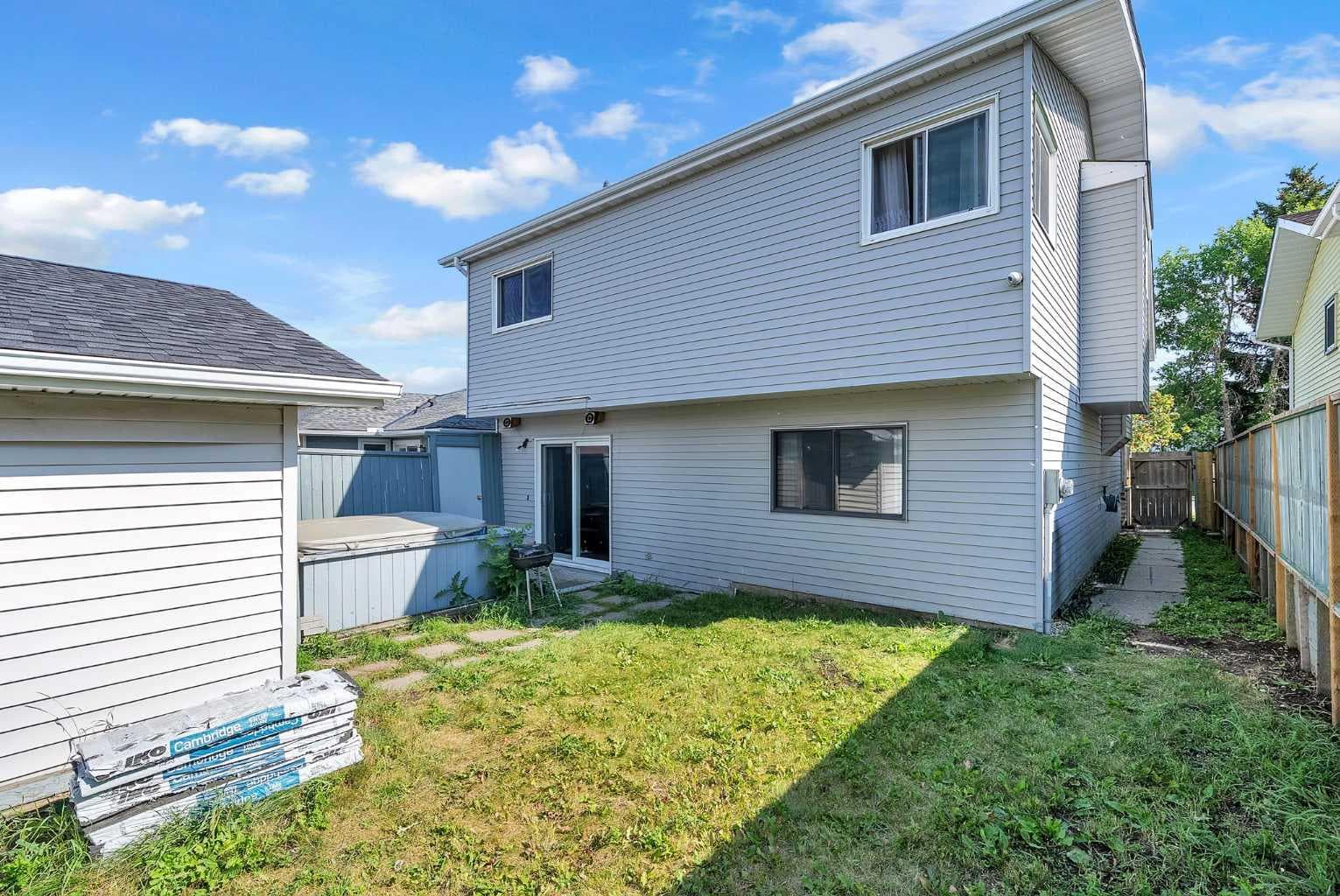 28 Macewan Meadow Link NW