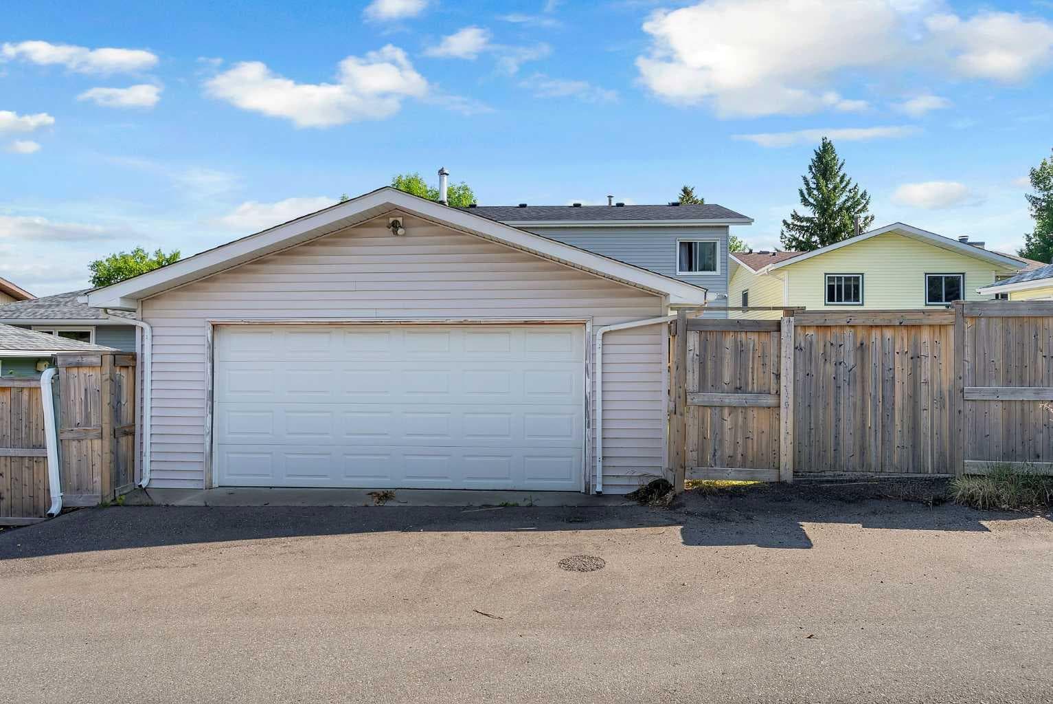 28 Macewan Meadow Link NW
