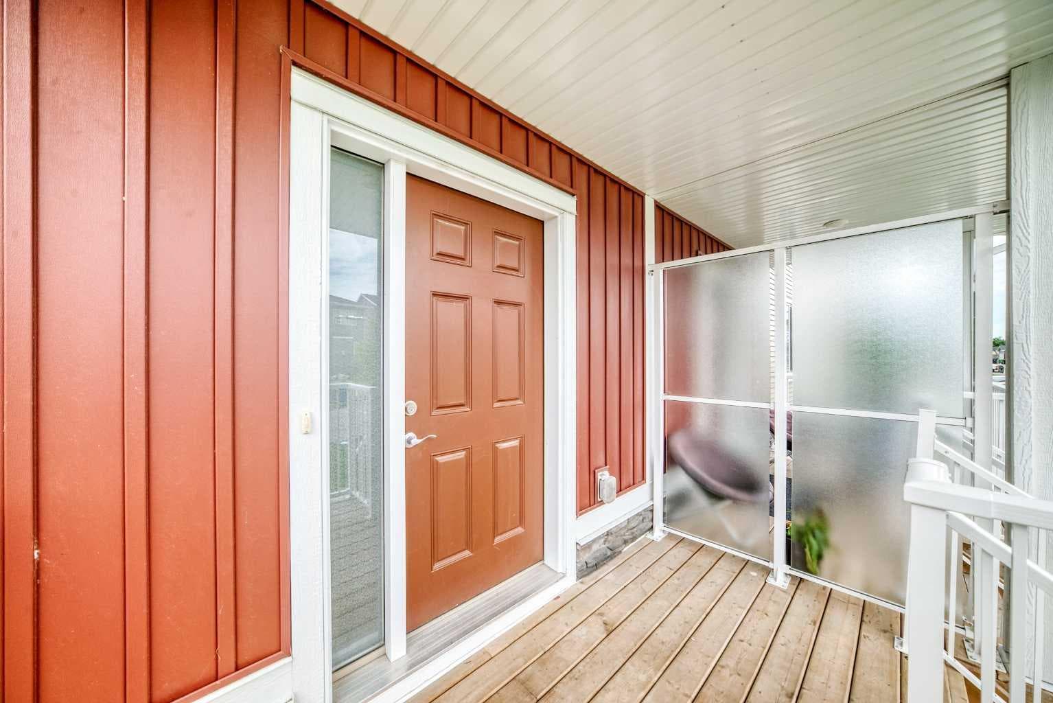 716, 32 Red Embers Parade NE