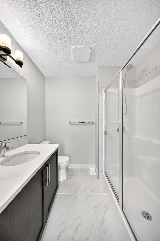 716, 32 Red Embers Parade NE
