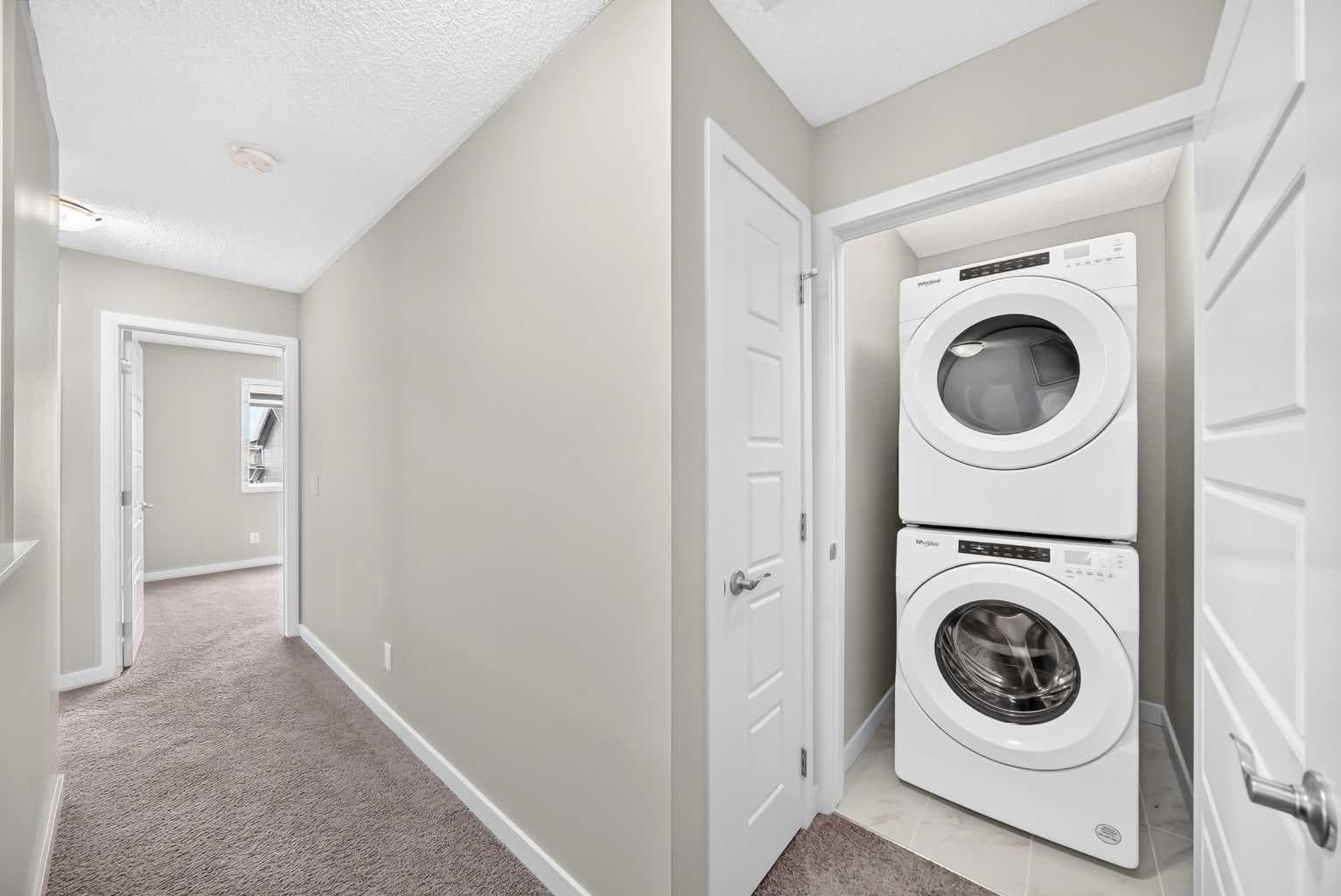716, 32 Red Embers Parade NE