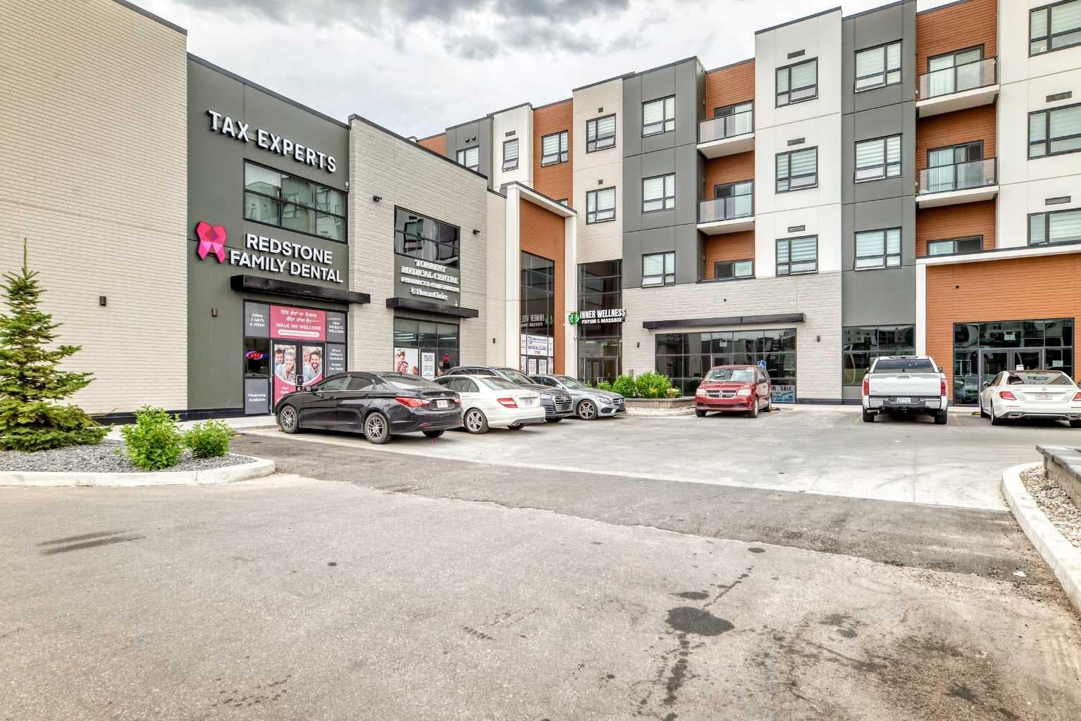 716, 32 Red Embers Parade NE