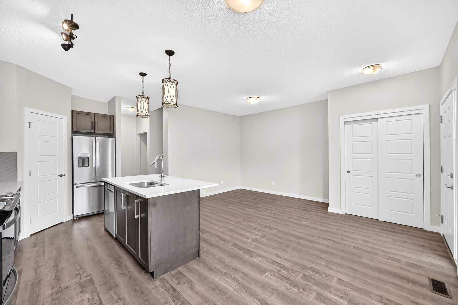 716, 32 Red Embers Parade NE