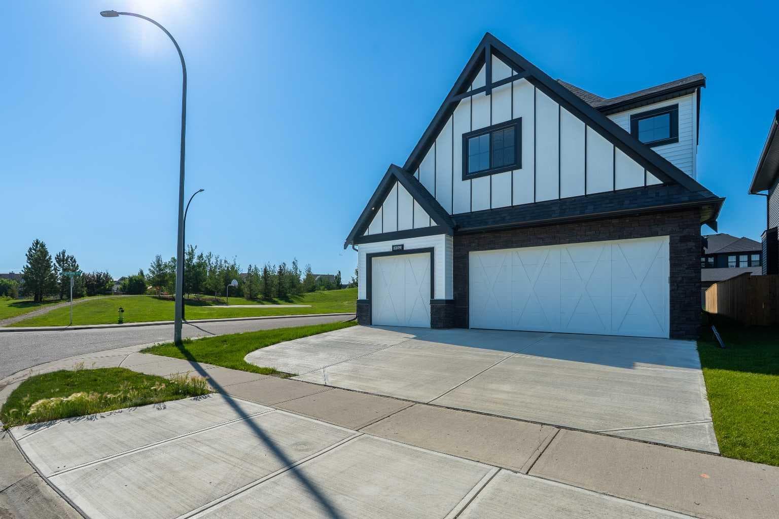 1209 Coopers Drive SW