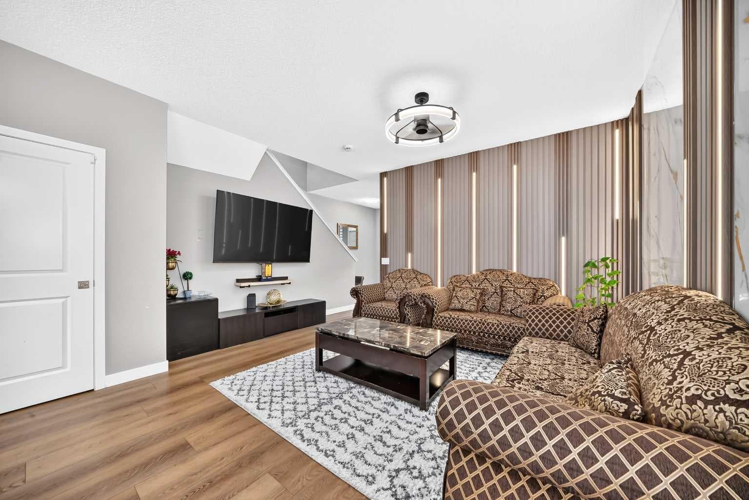 59 Corner Meadows Villas NE