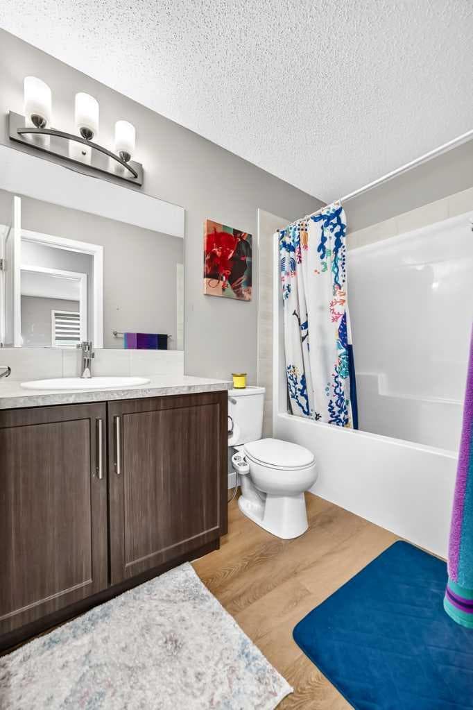 59 Corner Meadows Villas NE