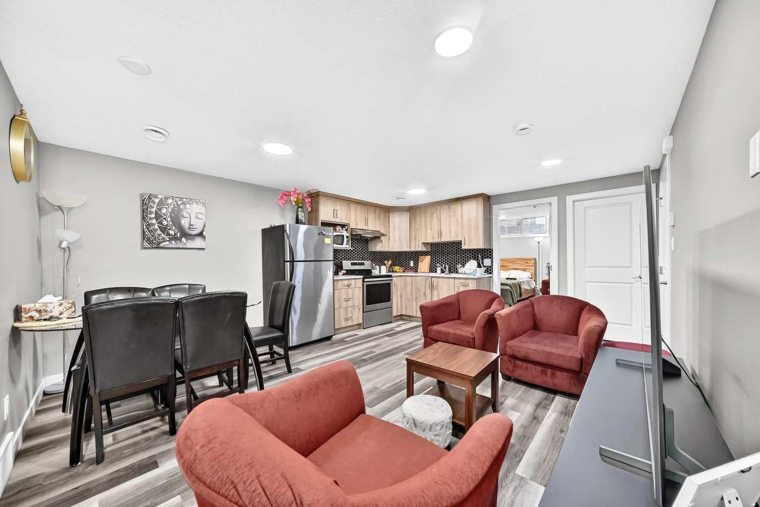 59 Corner Meadows Villas NE