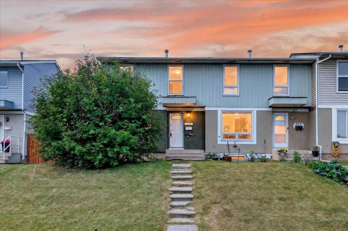 219 Penworth Drive SE