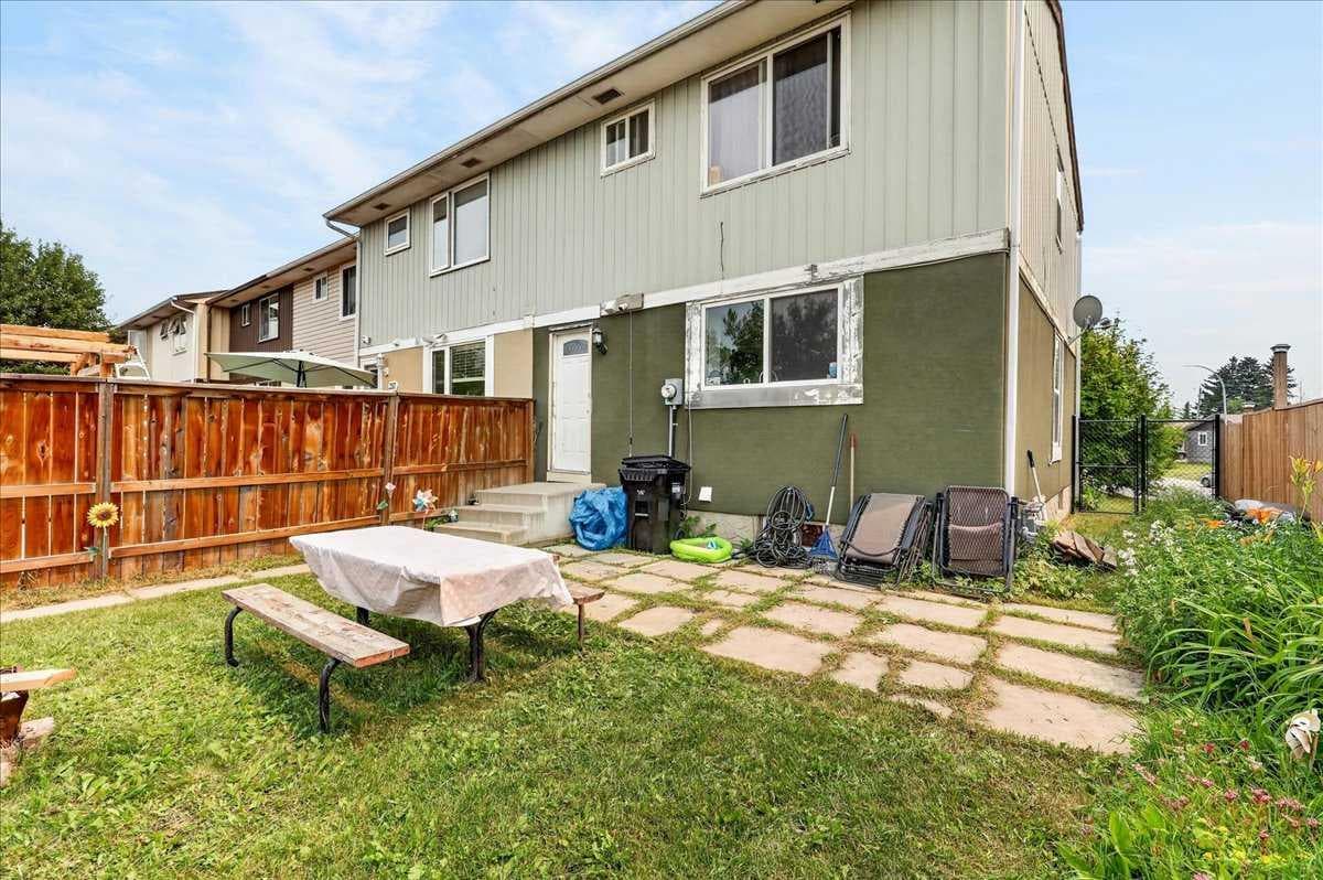 219 Penworth Drive SE